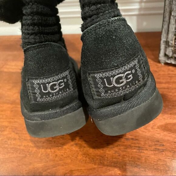 UGG CLASSIC CARDY KNIT BUTTON BLACK BOOTS SZ 6 - Picture 4 of 8